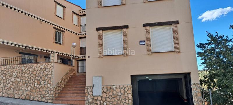 Foto d3665d0a-d5ae-459a-b414-045fefd8fee7. Parking voiture dans Ruidera