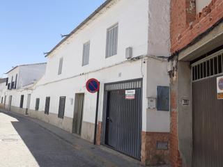 Casa  Calle merlas. Casa de dos plantas almagro