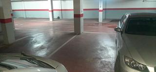 Aparcament cotxe  N-430. Plaza de parking en planta sótano de edificio residencial