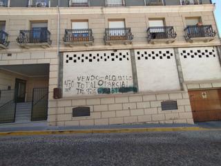 Local Comercial  Calle merced. Amplio local comercial en calle merced