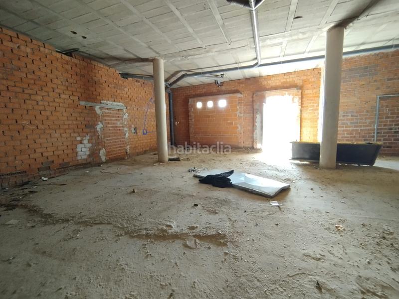 Foto b8327435-fd0d-4b73-906b-a61d09ce7da9. Local comercial a Solana (La)