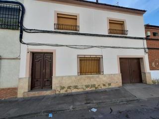 Casa aparellada  Calle colón. Unifamiliar adosada en campo de criptana
