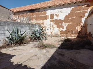 Casa aparellada  Calle triunfo. Casa unifamiliar de 259 m2 en pedro muñoz