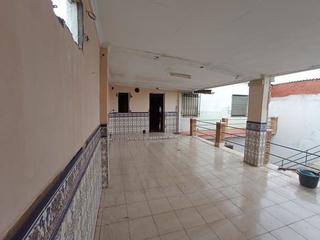 Casa aparellada  Calle josé alcázar. Casa unifamiliar de 328 m2 en tomelloso