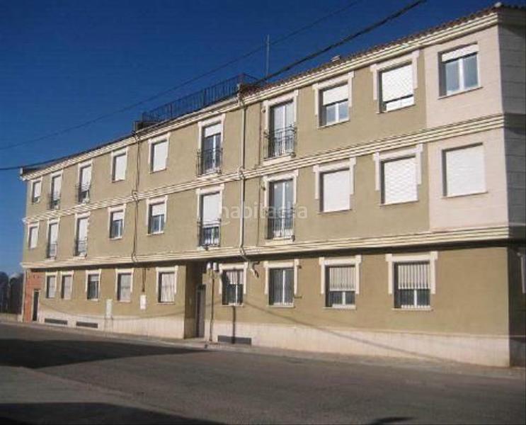 Foto eb710894-c062-43fa-bb00-7ce4865405fb. Building in Pedro Muñoz