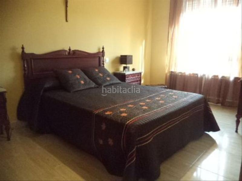 Foto 1d4cde02-d955-484d-9791-305c8f6bd499. Piso se vende piso con cochera cerrada y trastero incluidos en el precio. también cuenta con piscina comunitaria. en Puertollano