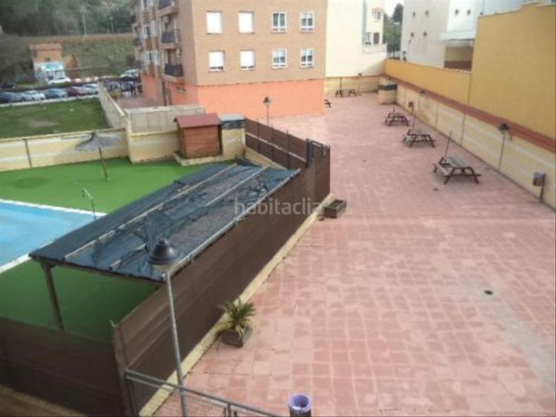 Foto 3b9f479f-06bb-4170-a810-1d16e83f9724. Piso se vende piso con cochera cerrada y trastero incluidos en el precio. también cuenta con piscina comunitaria. en Puertollano