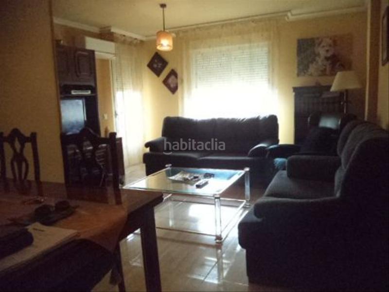 Foto cec2f678-93cb-46f6-bb4f-14a09398b4db. Piso se vende piso con cochera cerrada y trastero incluidos en el precio. también cuenta con piscina comunitaria. en Puertollano