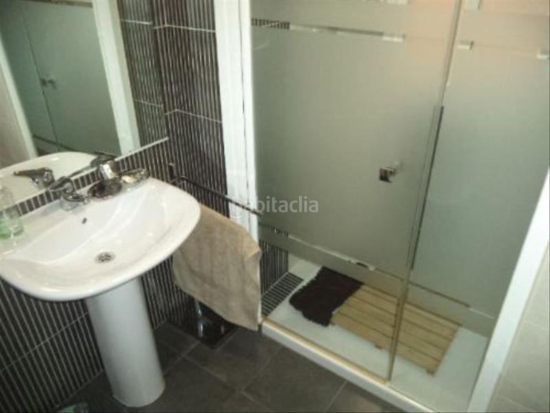 Foto dfeb46f9-954f-41d5-a1af-0dc601f98387. Piso se vende piso con cochera cerrada y trastero incluidos en el precio. también cuenta con piscina comunitaria. en Puertollano