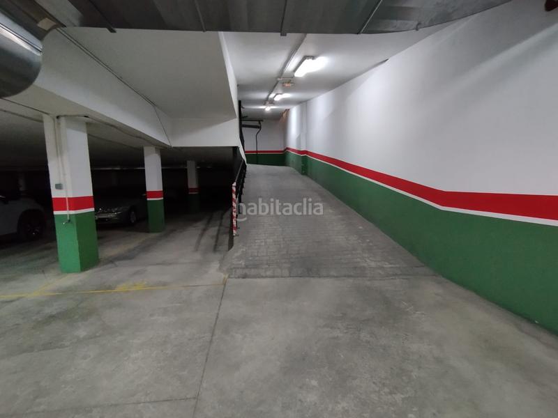 Foto 9c9260fc-f597-4ce8-92e5-97ff182a9914. Aparcament cotxe a Solana (La)