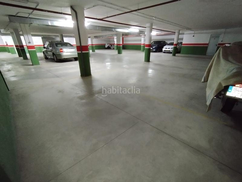 Foto b2ce5ad9-b524-4d9d-b2dc-3fcf963b5a72. Aparcament cotxe a Solana (La)