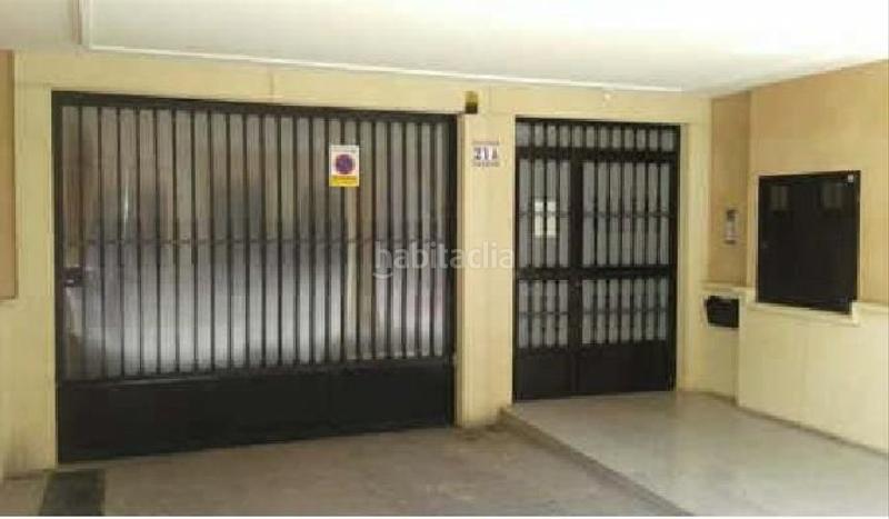 Foto d07dc61a-a871-45ce-8a70-623c1d9d98dc. Aparcament cotxe a Solana (La)