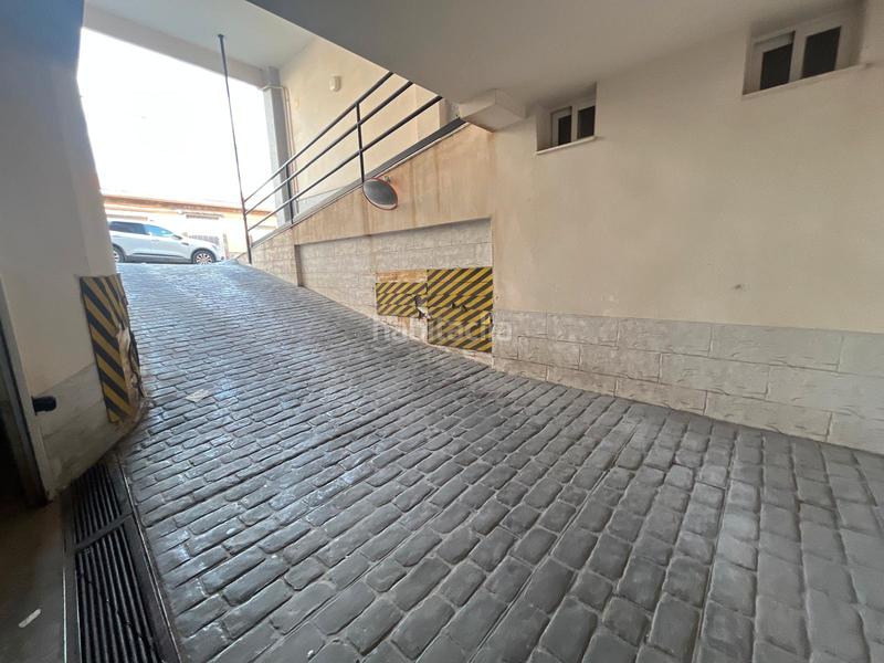 Foto 064e00ac-20f3-485a-920b-68b1a2201c6f. Aparcament cotxe a Villarrubia de los Ojos