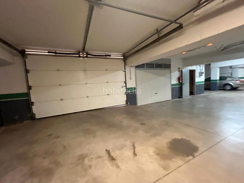 Foto f4cb5d22-064e-4469-b425-373dff169a33. Aparcament cotxe a Villarrubia de los Ojos