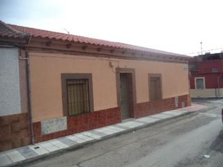 Casa adossada  Calle san andrés. Casa esquinera para reformar en la zona de la carretera de córdo