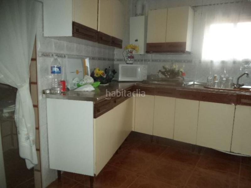 Foto 1cec26ef-c3a1-41fd-a9ab-ec48f8b644f3. Reihenhaus in Carretera de Córdoba - Libertad Puertollano