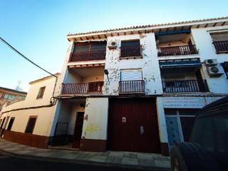 Edifici  Calle príncipes de españa. Edificio compuesto por local y dos viviendas