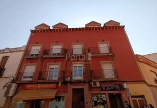Pis  Plaza de cervantes. Piso de 2 dormitorios en herencia