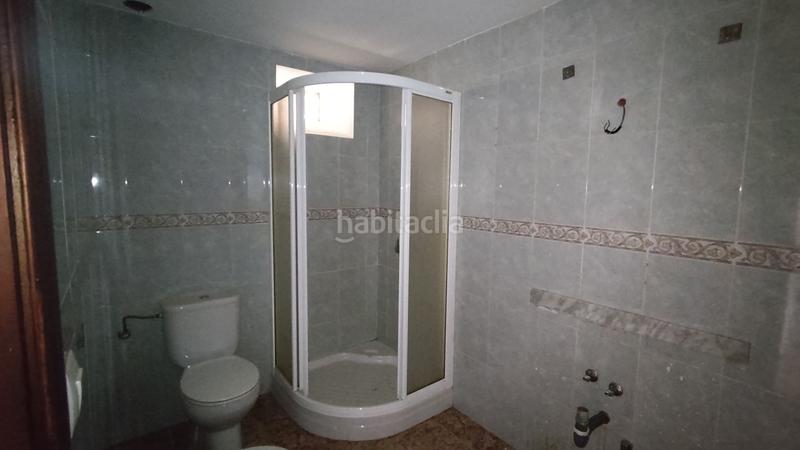 Foto e403df2b-763a-4c1d-a039-cc435d9adba1. Casa  con gran fachada y una superficie construida de 206 m2 en Almadén
