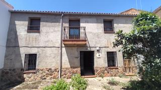 Casa  Calle mayor de san juan. Casa con gran fachada y una superficie construida de 206 m2