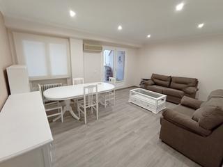 Pis  Avenida de la virgen de las viñas. Piso en venta - 2 dormitorios y terraza exterior en zona céntric