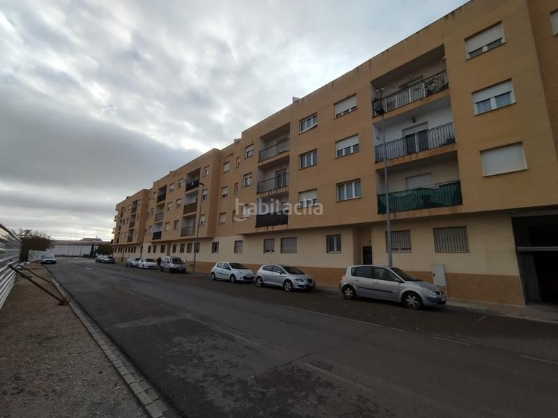 Foto 9086b237-cb6b-4e41-981a-e6805609a492. Aparcament cotxe a Tomelloso