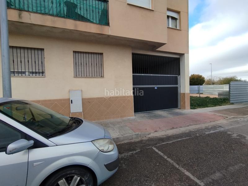 Foto 9e918617-616c-46c8-99e9-c2d35b535ccd. Aparcament cotxe a Tomelloso