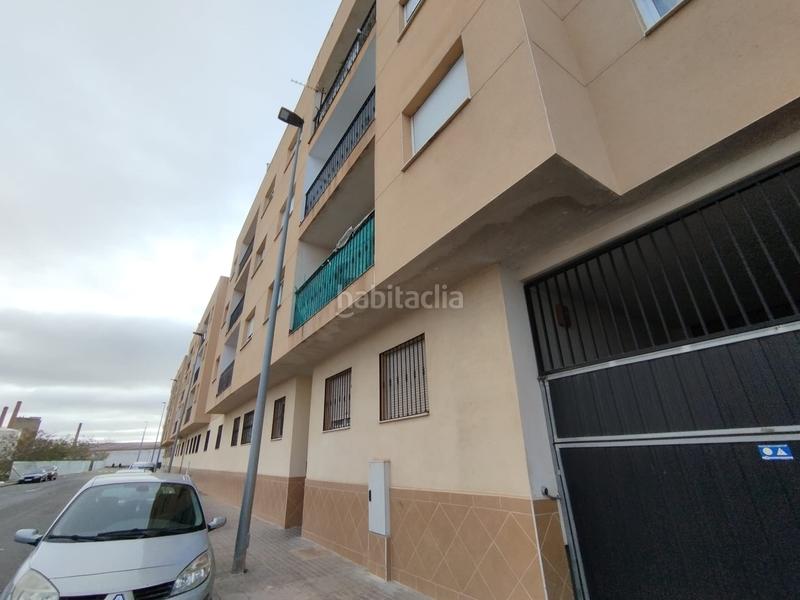 Foto d1178398-ddbe-4847-b35c-959a1e40db2e. Aparcament cotxe a Tomelloso