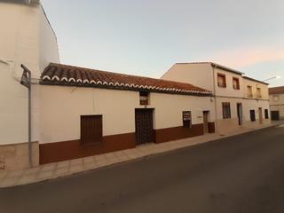 Casa  N/a. Casa de una sola planta de 192 m2 en calle juan fernández de alm