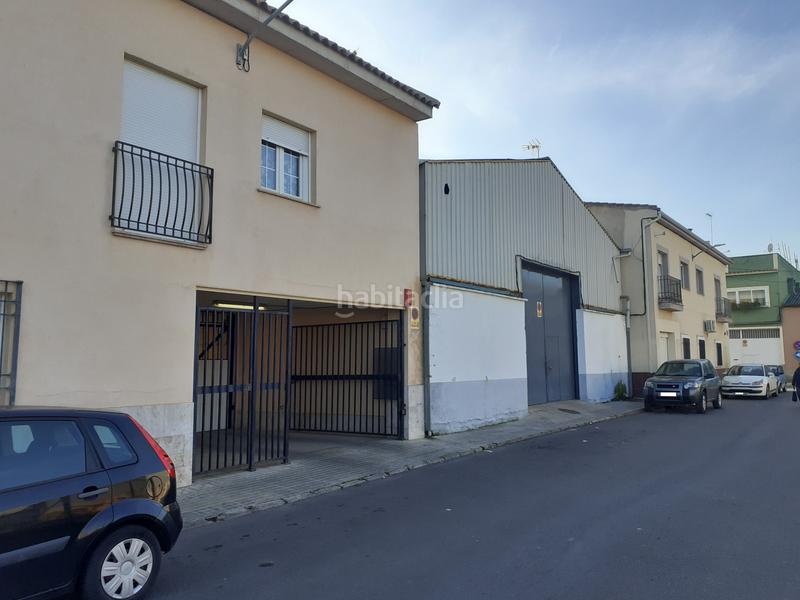 Foto 1cb4c422-fb6b-4473-92bc-598a379a7869. Parking voiture dans Daimiel