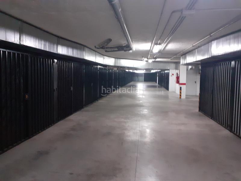 Foto 740edc09-0769-4591-b613-f6a0f306a7f8. Parking voiture dans Daimiel