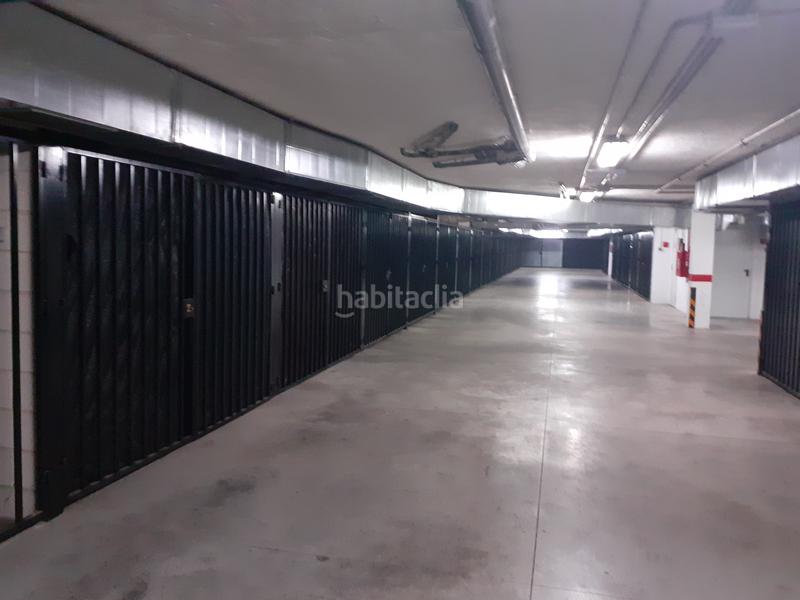 Foto 9f32d9e5-22e2-4756-8bb2-7d28cab7a3fc. Parking voiture dans Daimiel