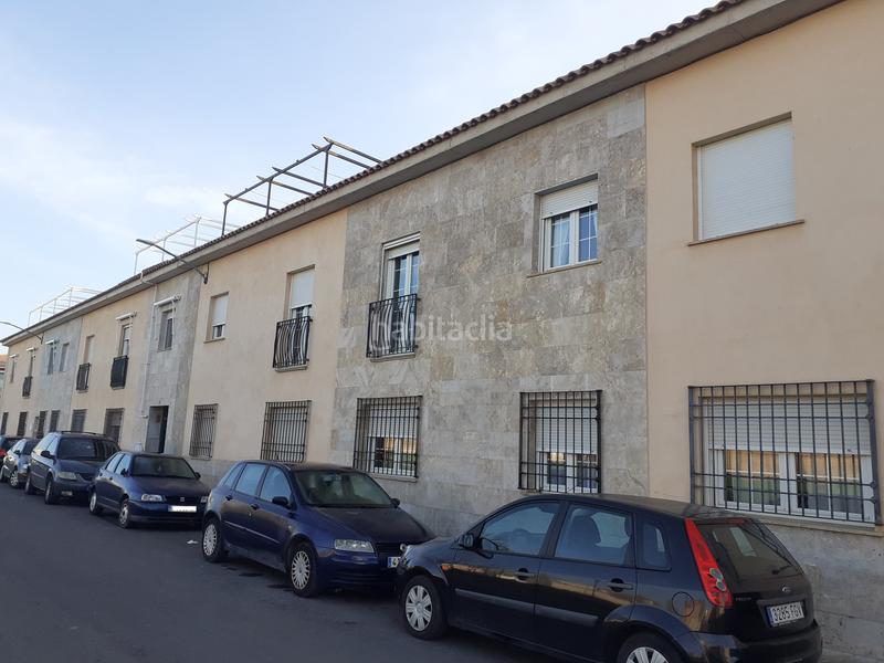 Foto f80ffee8-1549-4c5f-a891-5f5368c0ef52. Parking voiture dans Daimiel