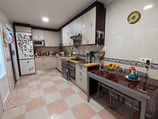 Maison  Calle oriente. Magnífica casa de 248m2 muy próxima al centro