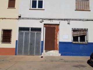 Casa  Calle doctor fleming. Casa con patio, cochera, trastero... en campo de criptana