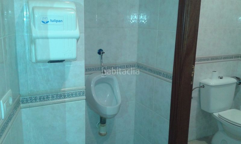 Foto fc1b72eb-fb21-44d4-8bd0-7a713379e2ff. Lloguer local comercial a Plaza de Toros Ciudad Real
