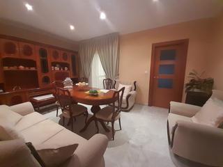 Maison  Calle benavente. Casa en una sola planta para entrar a vivir a dos calles con nav
