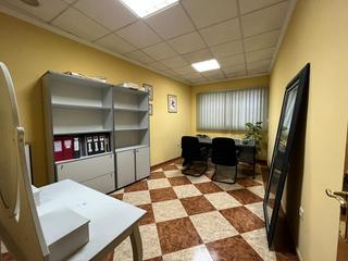 Location Local commercial  Calle de las artes. Local comercial en buena zona comercial