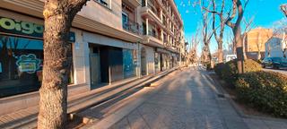 Location Local commercial  Avenida don antonio huertas. Local en zona comercial de la localidad