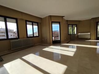 Appartement  N/a. Fantástico piso con garaje y trastero en pleno centro de tomello