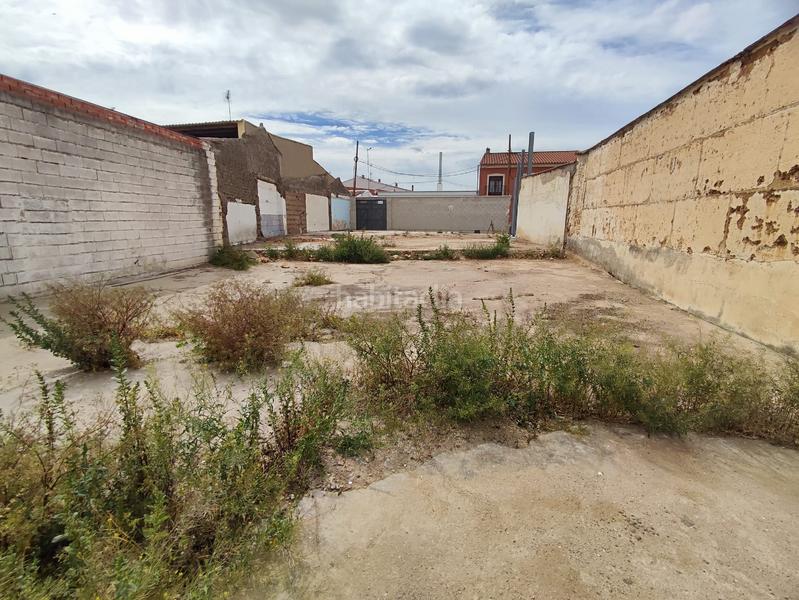Foto a17ec96f-98bc-4f86-89a0-e65a65f41e3d. Terreno residencial suelo urbano de 498 m2en calle principal próxima al centro en Tomelloso