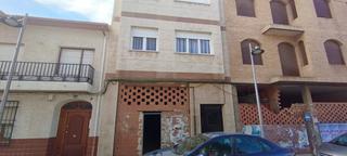 Local Comercial  Calle amos olivares. Local comercial en bruto en pedro muñoz de 96 m2