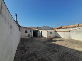 Casa  Calle trabajo. Oportunidad casa en una planta con patio de 125 m2