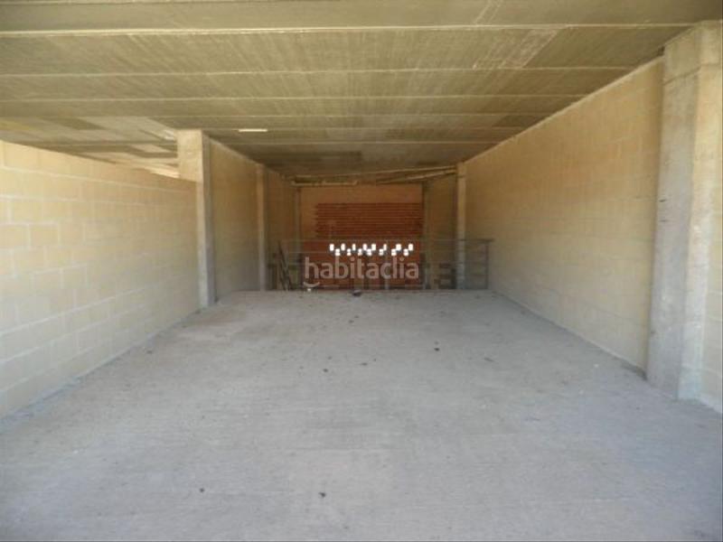 Foto 5bf315dc-e1f3-406b-bddf-7403a79105d7. Alquiler local comercial en avenida almadén 9 en PAU 2-600 Puertollano