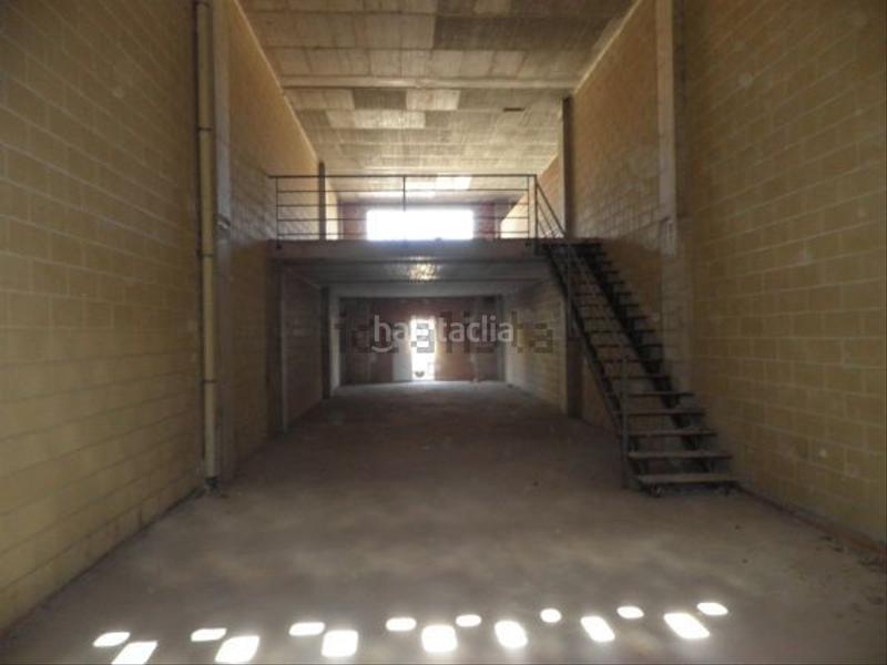 Foto 8daa06ff-ce04-4056-82a3-4a9f8c028f66. Affitto locale commerciale in avenida almadén 9 in Puertollano