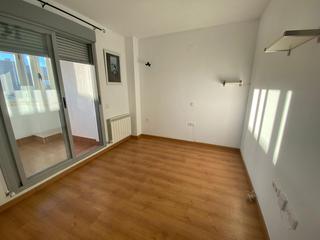 Rent Duplex  Calle galicia. Acogedor piso dúplex de dos dormitorios sin amueblar en alquiler