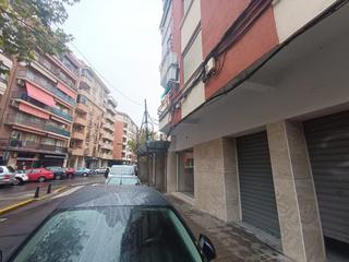 Alquiler Local Comercial  Calle luz. Local en calle luz