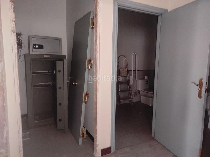 Foto 8788917d-3cef-43a7-b09c-8cf867b7a743. Alquiler local comercial local en calle morería en Ciudad Real