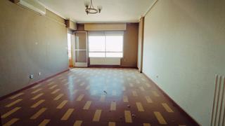 Pis  Calle bernardo balbuena. Vivienda de 4 dormitorios 2 baños con plaza de garaje incluida e