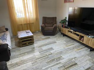 Maison  Calle las fuentes. Oportunidad casa en planta baja con piscina en poblete